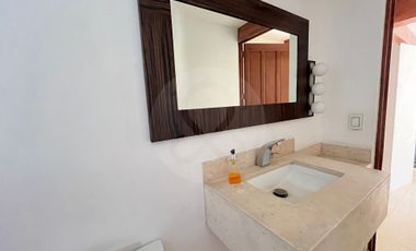 Casa en condominio en venta en Real de las Lomas