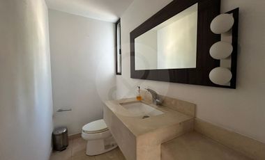 Casa en condominio en venta en Real de las Lomas
