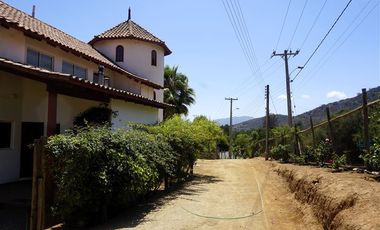 Casa en Venta en Camino Embalse Lliu-Lliu con Angamos. Lliu - Lliu.