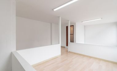 oficina en arriendo/venta en chapinero. Cod A12068