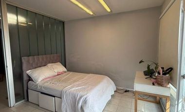 Alquiler 2 Ambientes con Patio y Cochera