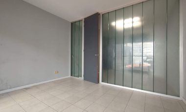 Alquiler 2 Ambientes con Patio y Cochera