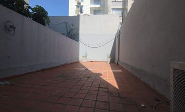 Alquiler 2 Ambientes con Patio y Cochera