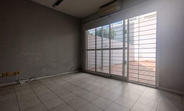 Alquiler 2 Ambientes con Patio y Cochera