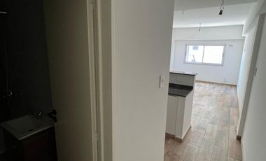 VENTA DE EXCELENTE DEPARTAMENTO MONOAMBIENTE EN PLENO CENTRO DE MONTE GRANDE