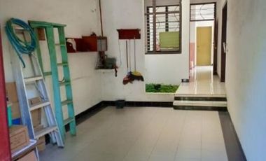 Rumah di Jemursari, Semi Furnished