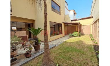 Se Alquila! Casa De 3 Pisos + Azotea - Frente Al Jockey Plaza - Surco