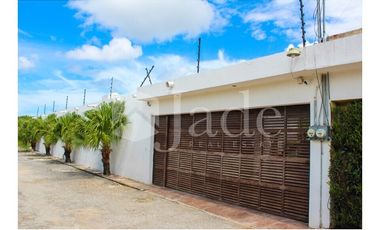 EN VENTA, Casa con Alberca en Campeche