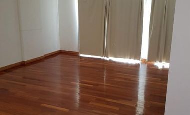 Departamento piso 4 ambientes con cochera doble en Bernal Centro