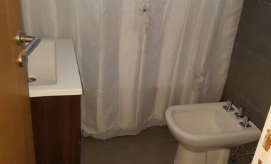 Departamento piso 4 ambientes con cochera doble en Bernal Centro