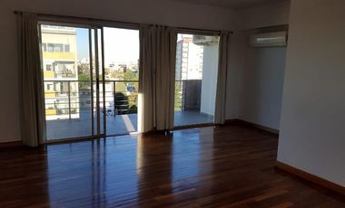 Departamento piso 4 ambientes con cochera doble en Bernal Centro