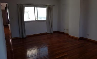 Departamento piso 4 ambientes con cochera doble en Bernal Centro