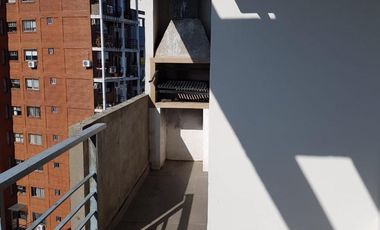 Departamento piso 4 ambientes con cochera doble en Bernal Centro