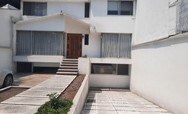 Hermosa casa en venta en Villa Verdún