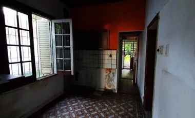 BURZACO - Casa Sobre Av Espora APTA CREDITO HIPOTECARIO - Ideal Inversores-