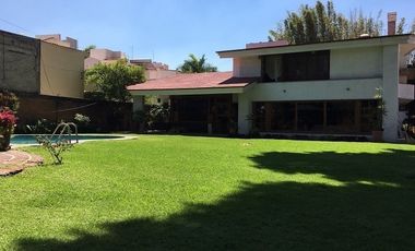 CASA EN VENTA EN AV PABLO NERUDA