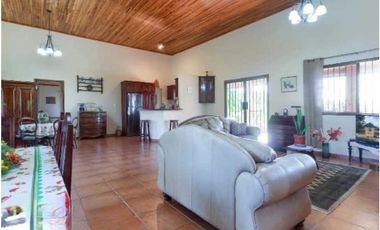 VENDO CASA. EN TERRENO DE 7000M2