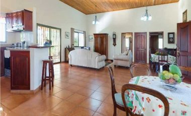 VENDO CASA. EN TERRENO DE 7000M2