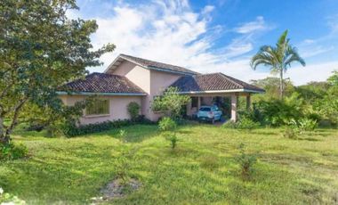 VENDO CASA. EN TERRENO DE 7000M2