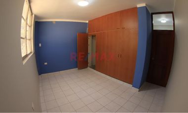 🏡 Acogedora Casa En Urb. López Albújar – Amplia, Moderna Y Lista Para Mudarse