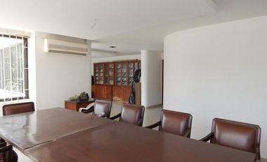 edificio en arriendo/venta en pie del cerro. Cod V90856