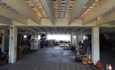 edificio en arriendo/venta en pie del cerro. Cod V90856
