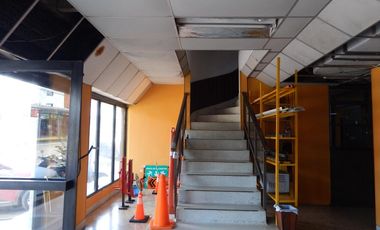 edificio en arriendo/venta en pie del cerro. Cod V90856