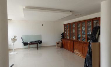 edificio en arriendo/venta en pie del cerro. Cod V90856
