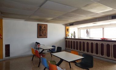 edificio en arriendo/venta en pie del cerro. Cod V90856