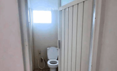 Hunian Dan Ruang Usaha Pinggir Jalan Raya Di Maguwoharjo