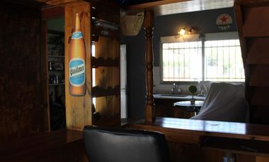 Chalet de 3 AMBIENTES con departamento lindero , ubicadoo a 600 metros de la estación.