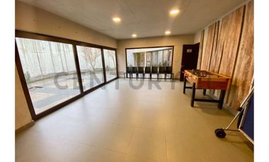 SE VENDE ESPACIOSO Y MODERNO TOWNHOUSE CHICUREO