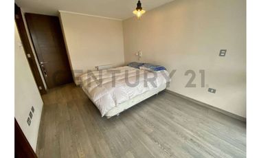 SE VENDE ESPACIOSO Y MODERNO TOWNHOUSE CHICUREO