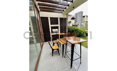 SE VENDE ESPACIOSO Y MODERNO TOWNHOUSE CHICUREO