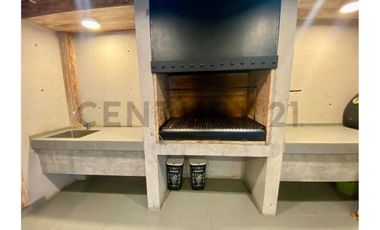 SE VENDE ESPACIOSO Y MODERNO TOWNHOUSE CHICUREO