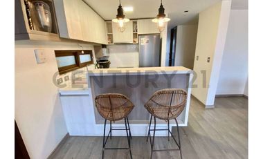 SE VENDE ESPACIOSO Y MODERNO TOWNHOUSE CHICUREO