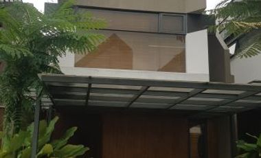Rumah Dengan Konsep Artistik Full Furnished Di Cipayung Jakarta Timur