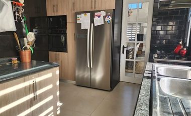 Casa en Venta en Condominio cercano a Arturo Prat, Machalí