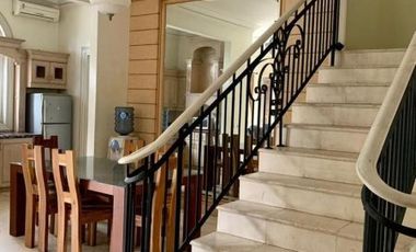 Disewakan Rumah Fountainblue Bsd City Lokasi Nyaman Strategis Dilengkapi Clubhouse Bagus