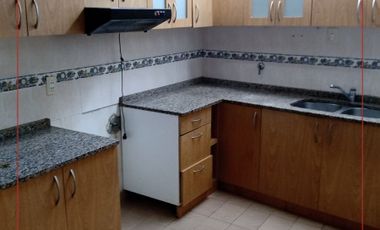 VENDO CASA + LOCAL COMERCIAL Colon y Santa Cruz