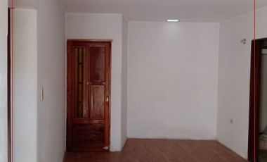 VENDO CASA + LOCAL COMERCIAL Colon y Santa Cruz