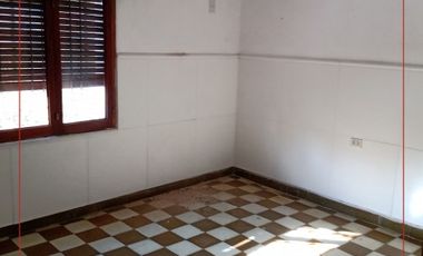 VENDO CASA + LOCAL COMERCIAL Colon y Santa Cruz