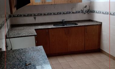 VENDO CASA + LOCAL COMERCIAL Colon y Santa Cruz