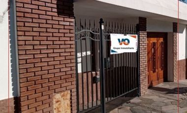 VENDO CASA + LOCAL COMERCIAL Colon y Santa Cruz
