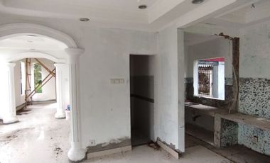 Rumah Setengah Jadi di Taman Imperial Golf Estate