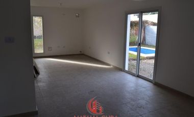 DUPLEX EN VENTA HOUSING B° ARGUELLO QUISQUISACATE- FRENTE A VIVERO ARGUELLO