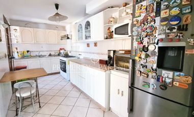 Tobalaba, La reina. Solida Casa de esquina. 3 habitaciones-3 baños!