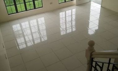 Susana Executive Village House for SALE