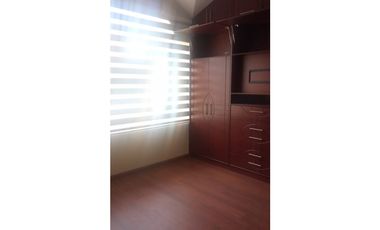 CASA EN CONJUNTO EN OTAVALO