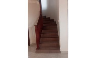 CASA EN CONJUNTO EN OTAVALO
